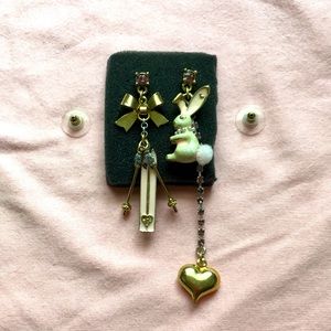 Betsey Johnson cure rabbit asymmetric earrings, 99% new, no box